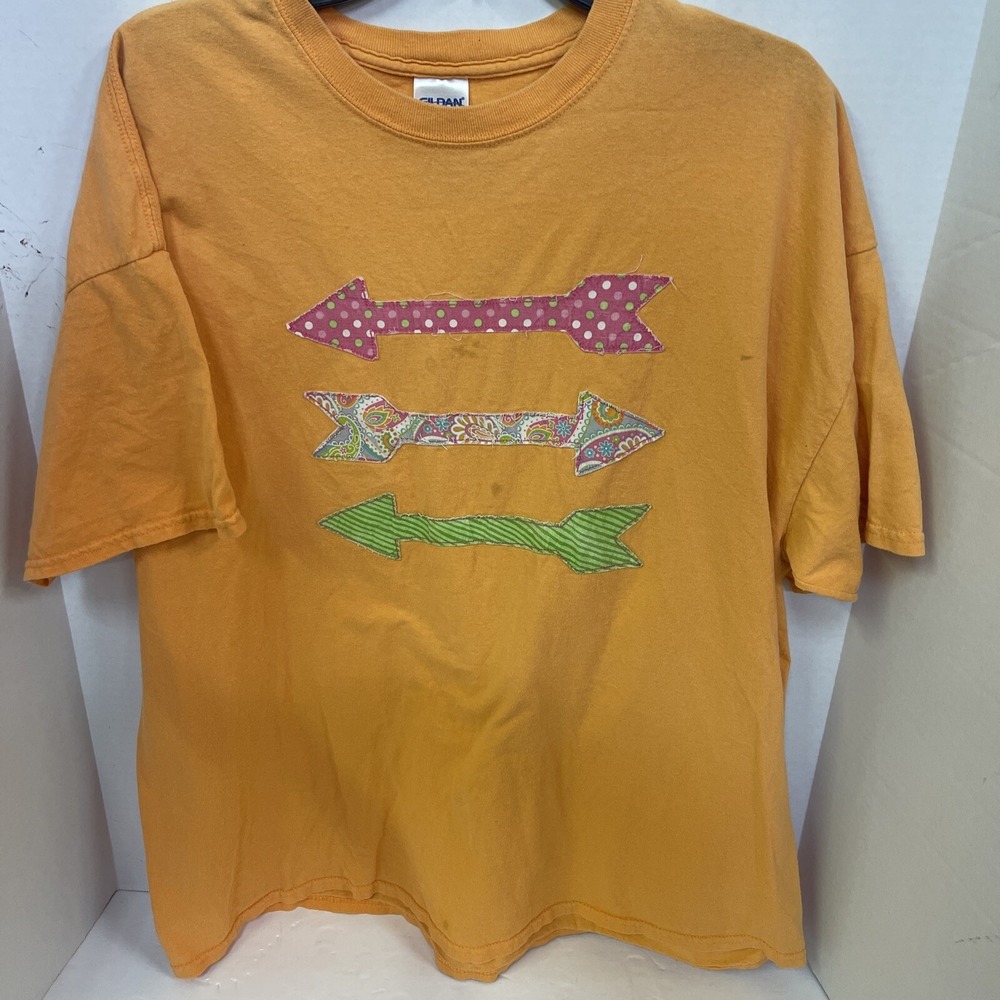 Gildan Shirt Women's 2XL Orange Arrow Design Short Sleeve T Shirt